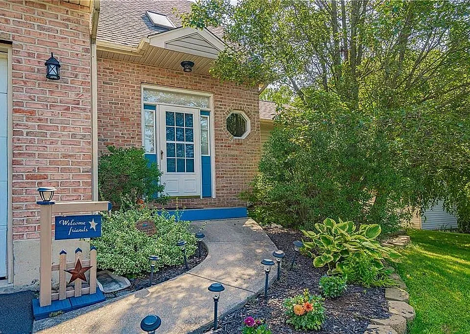 1364 Howard Ln