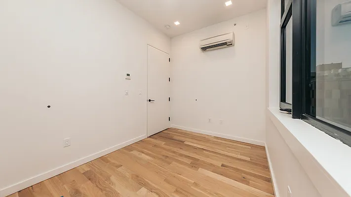 Rented by Nooklyn NYC LLC | media 45