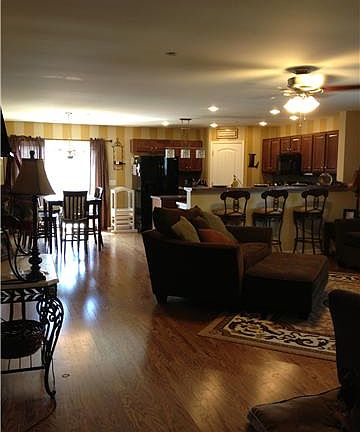 3rd image of 1352 Creekside Dr N