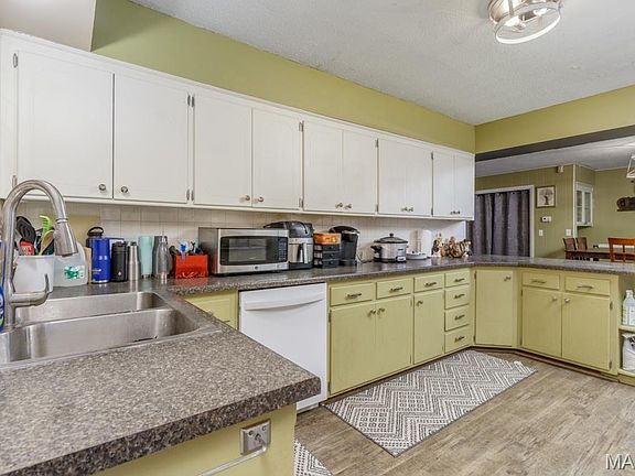 2nd image of 22807 Pioneer Dr