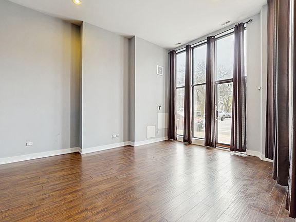 4th image of 3501 N Elston Ave #C-1