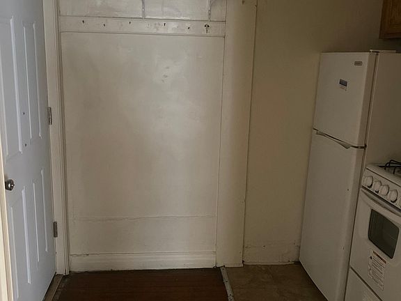 2nd image of 311 S Hicks St APT 4C
