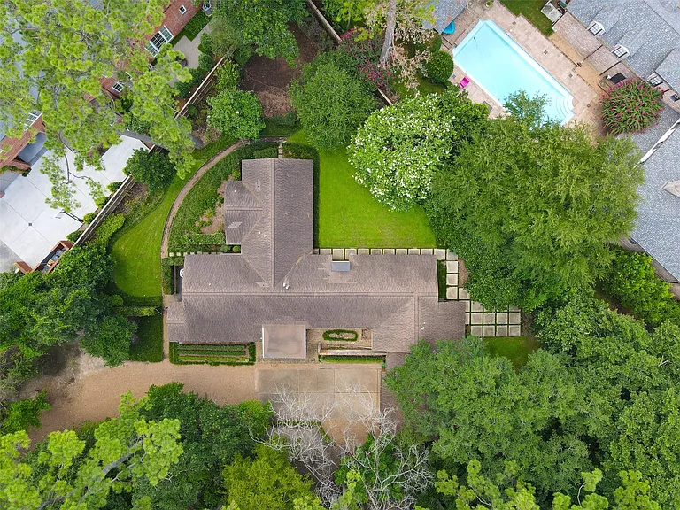 15 Saddlebrook Ln — Photo 3