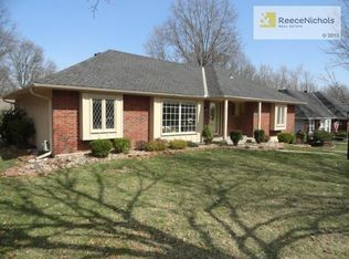 1606 NE 68th St, Gladstone, MO 64118