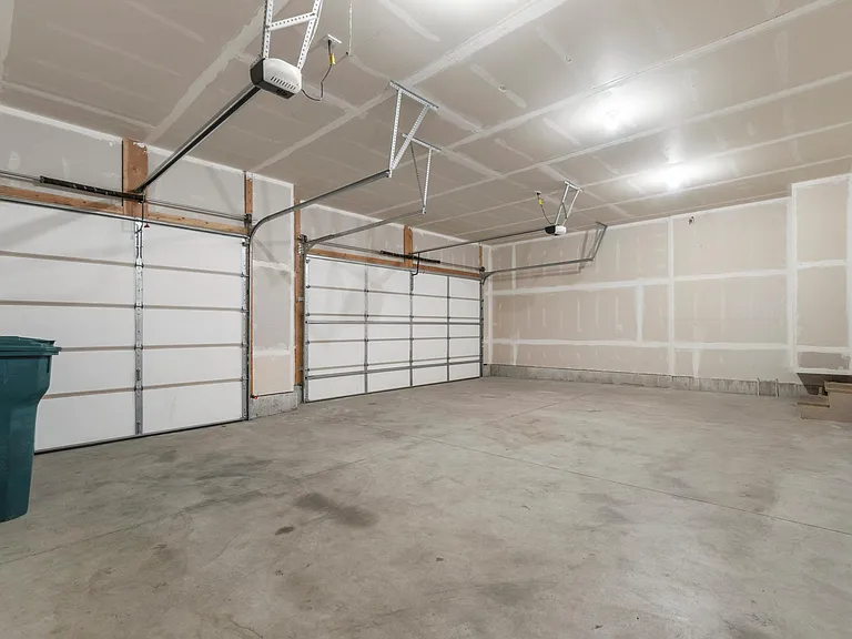 3091 N Sherwood Dr — Photo 28