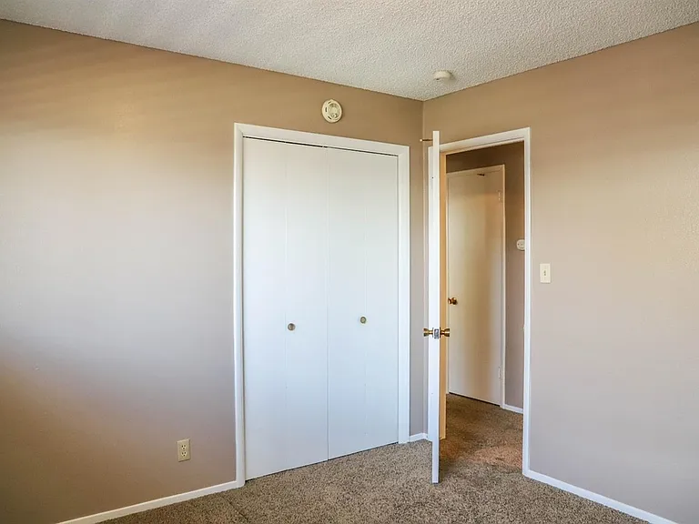 6441 N Augusta St — Photo 12