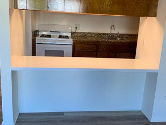 3rd image of 6310 Hazeltine Ave APT 101