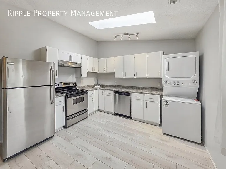 4534B Stanley Rd SW #UPPER — Photo 9
