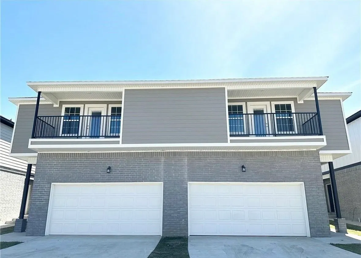 4 bed, 2030 sqft, $3,200 — Photo 1
