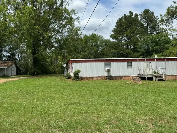 30 Stewart St, Munford, AL 36268
