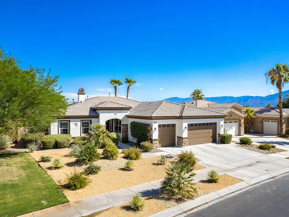 1st image of 43630 Sentiero Dr