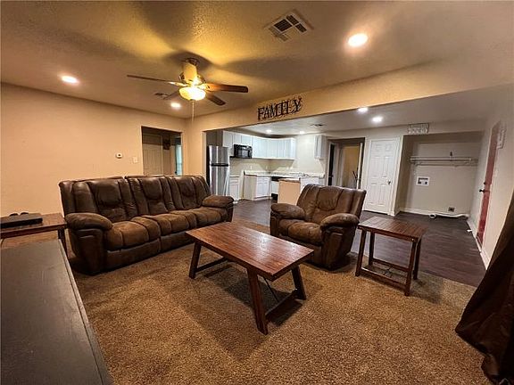 3rd image of 603 E Yeagua St
