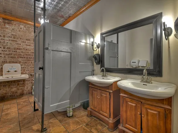 187 Depot St, Blue Ridge, GA 30513