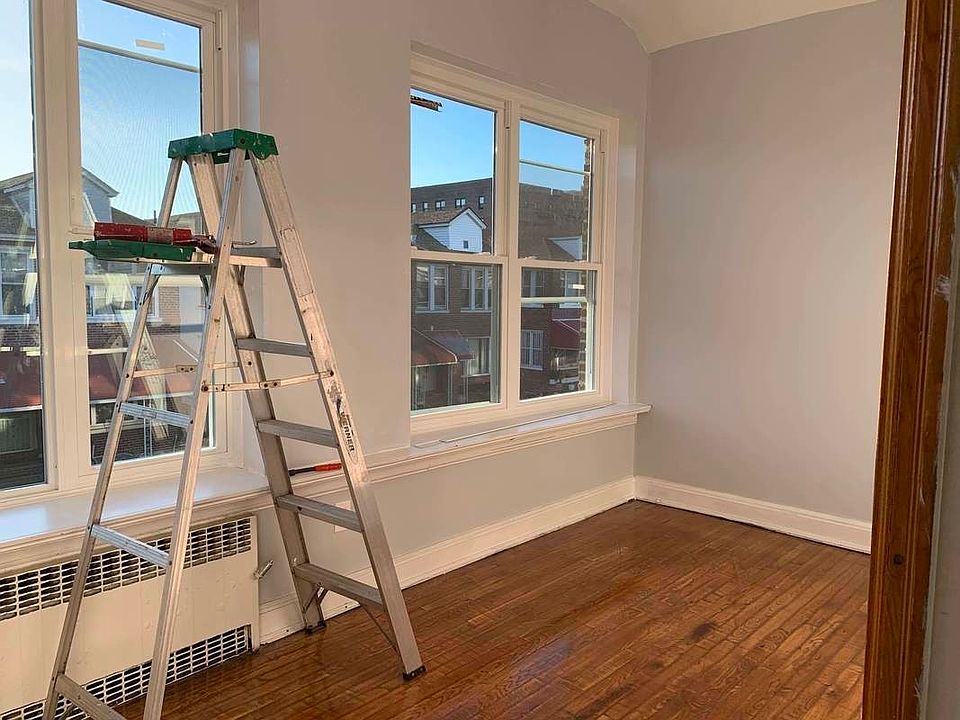 2nd image of 163 E 92nd St APT 2