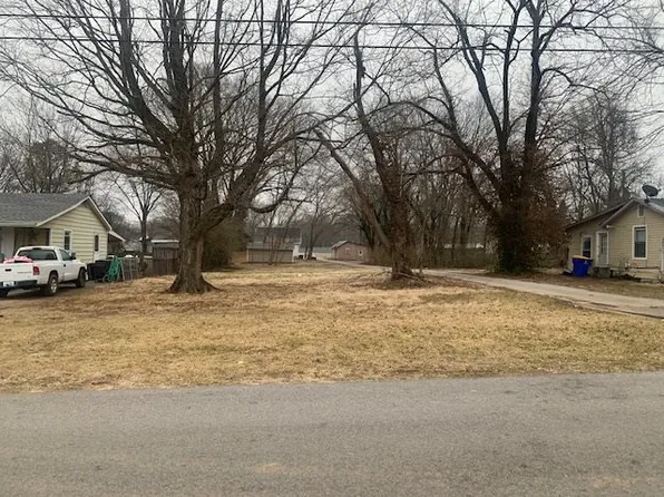 1344 Normalview Dr, Bowling Green, KY 42101
