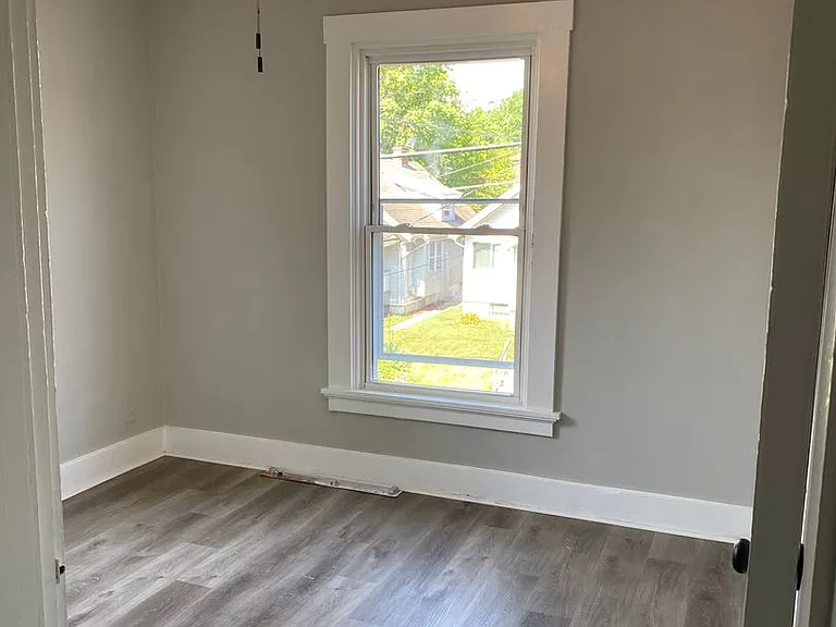 6834 Betts Ave — Photo 10