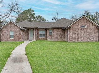 1098 Timber Trails Rd, Breaux Bridge, LA 70517
