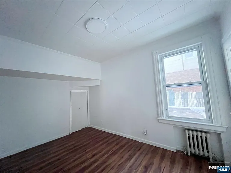 334-336 Redwood Ave — Photo 3