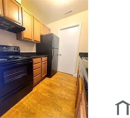 1100 Orleans St #101 — Photo 8