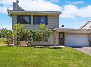 3895 Dolomite Dr, Eagan, MN 55122
