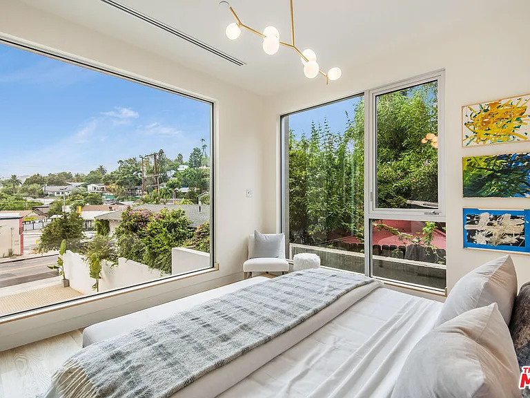 1264 Hyperion Ave — Photo 3