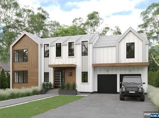 23 Cherry Ct, Cresskill, NJ 07626