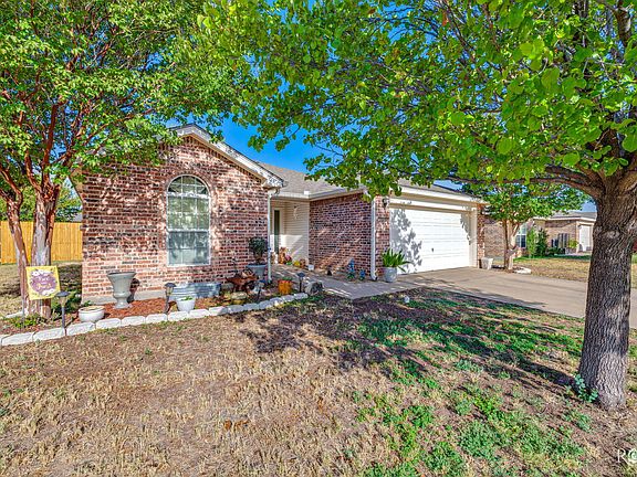 4th image of 1203 Wallace Ln