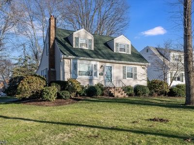 8 Fernwood Ave, Roseland, NJ, 07068