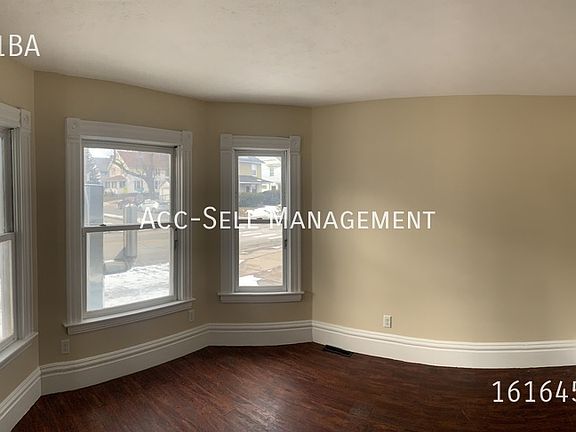 5th image of 104 Diamond Ave SE #1