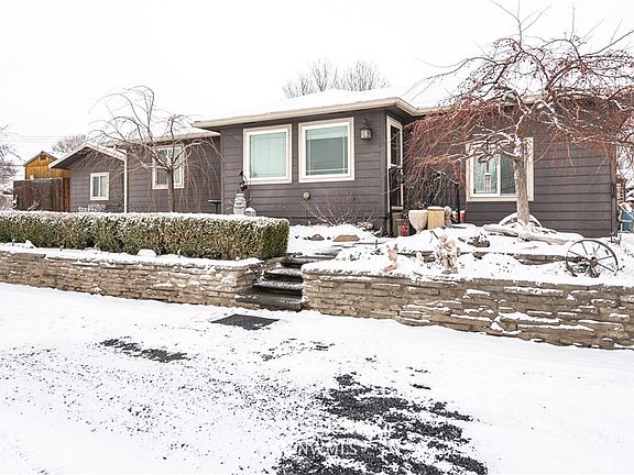 2nd image of 3835 E Broadway Ave