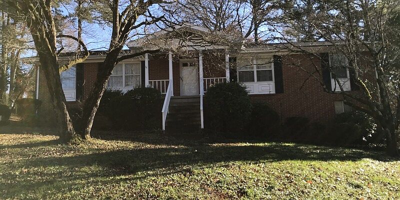 1st image of 402 Tanager Cir