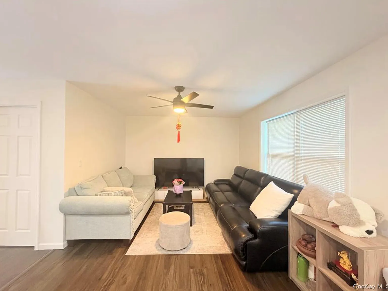2 bed, 1.0 bath, 1008 sqft, $2,100 — Photo 3