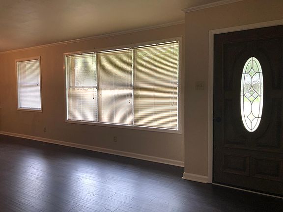 5th image of 2104 Cottonwood Dr