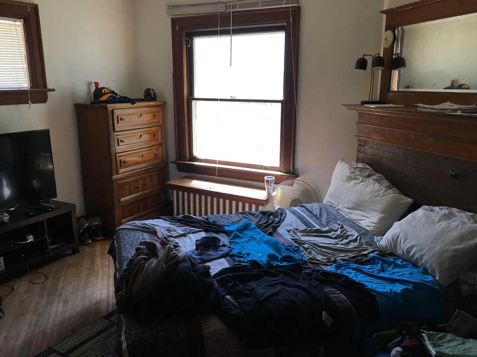 5 bed, 2100 sqft, $3,000 — Photo 3
