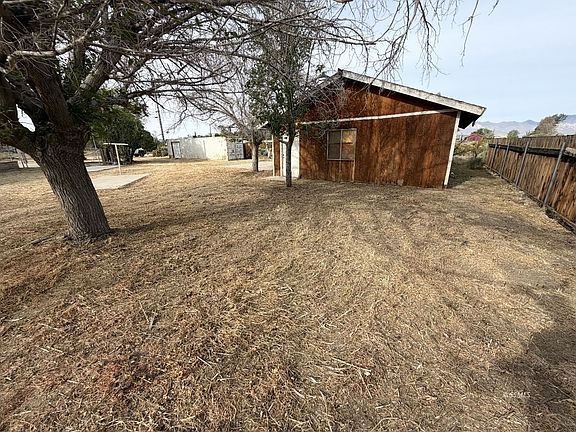 4th image of 1409 N Guam St