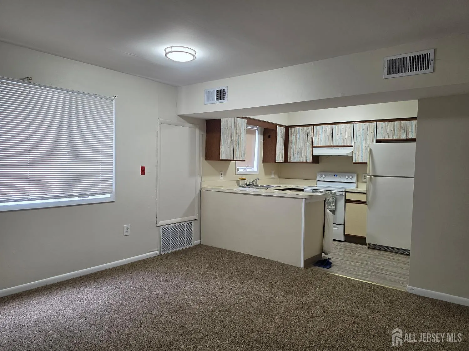 1 bed, 1.0 bath, $2,000 — Photo 3