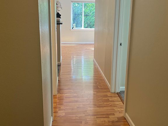 4th image of 500 Elliott Ave W APT 208