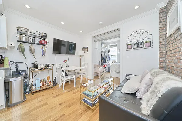 Rented by Living New York | media 14