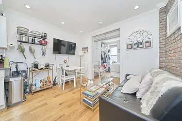 Rented by Living New York