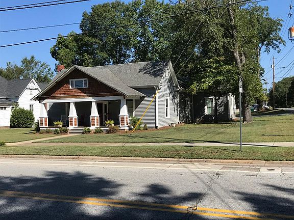 R View w Pecan & Dogwood