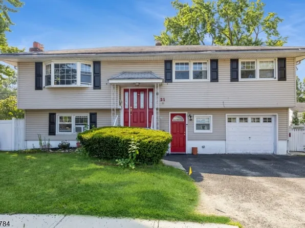 21 Kuhn Ct, Saddle Brook Twp., NJ 07663