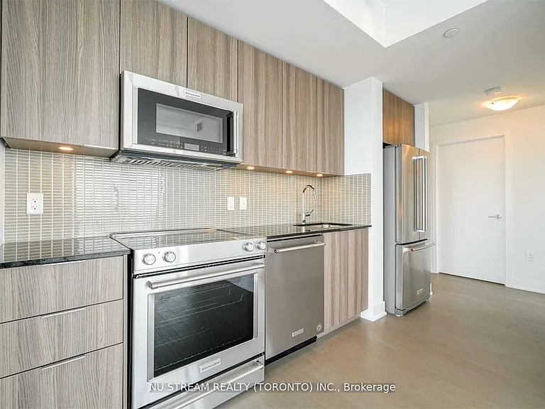 30 Shore Breeze Dr #3721 — Photo 7