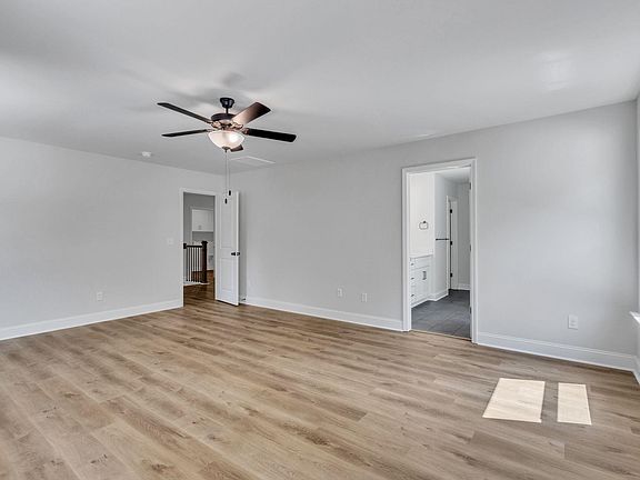 5th image of 4 A Henderson Dr