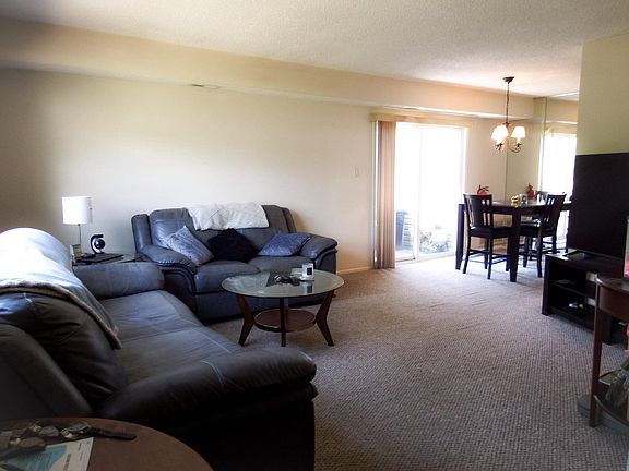 2nd image of 16 Chesapeake Ct