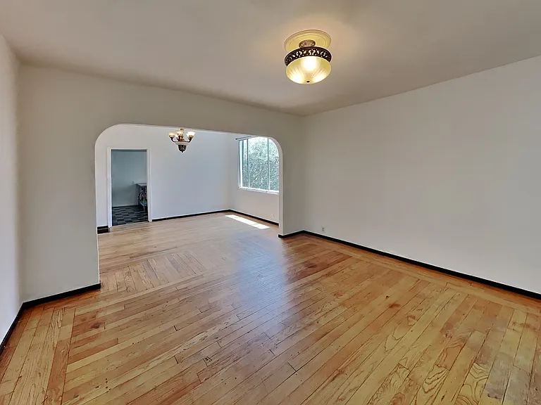 1716 Marin — Photo 1