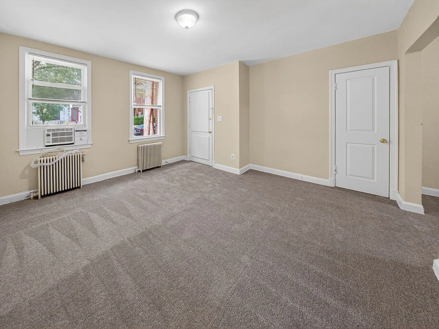 1 bed, $1,221 — Photo 2
