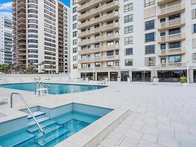 10185 Collins Ave #917 — Photo 18