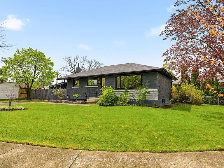 25 Briarsdale Dr — Photo 2