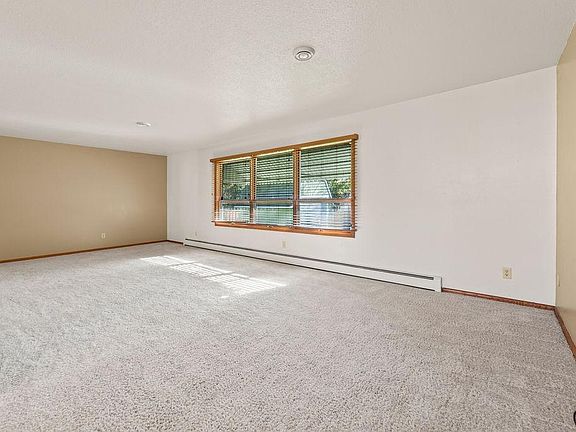 5th image of 2807 Edgewood Dr N
