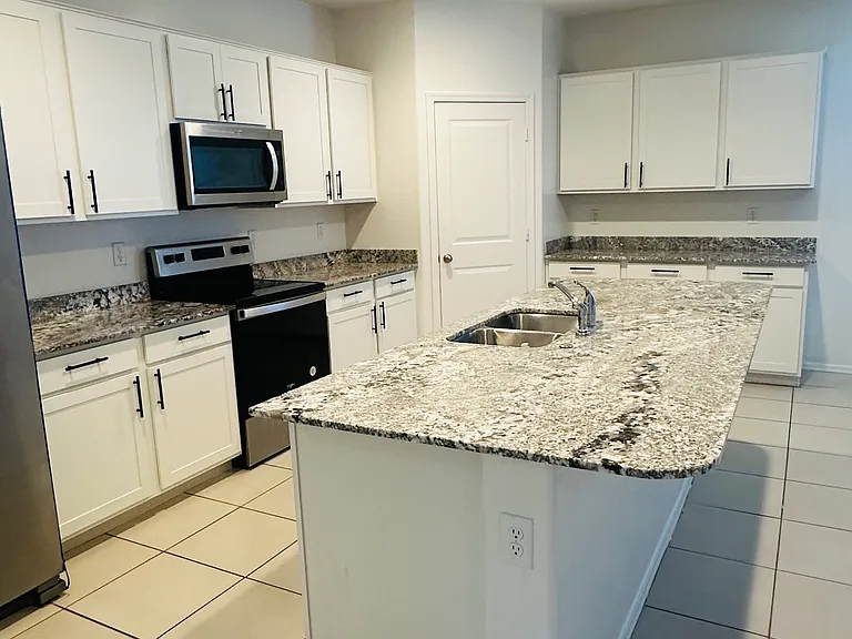 4628 S 104th Gln — Photo 3